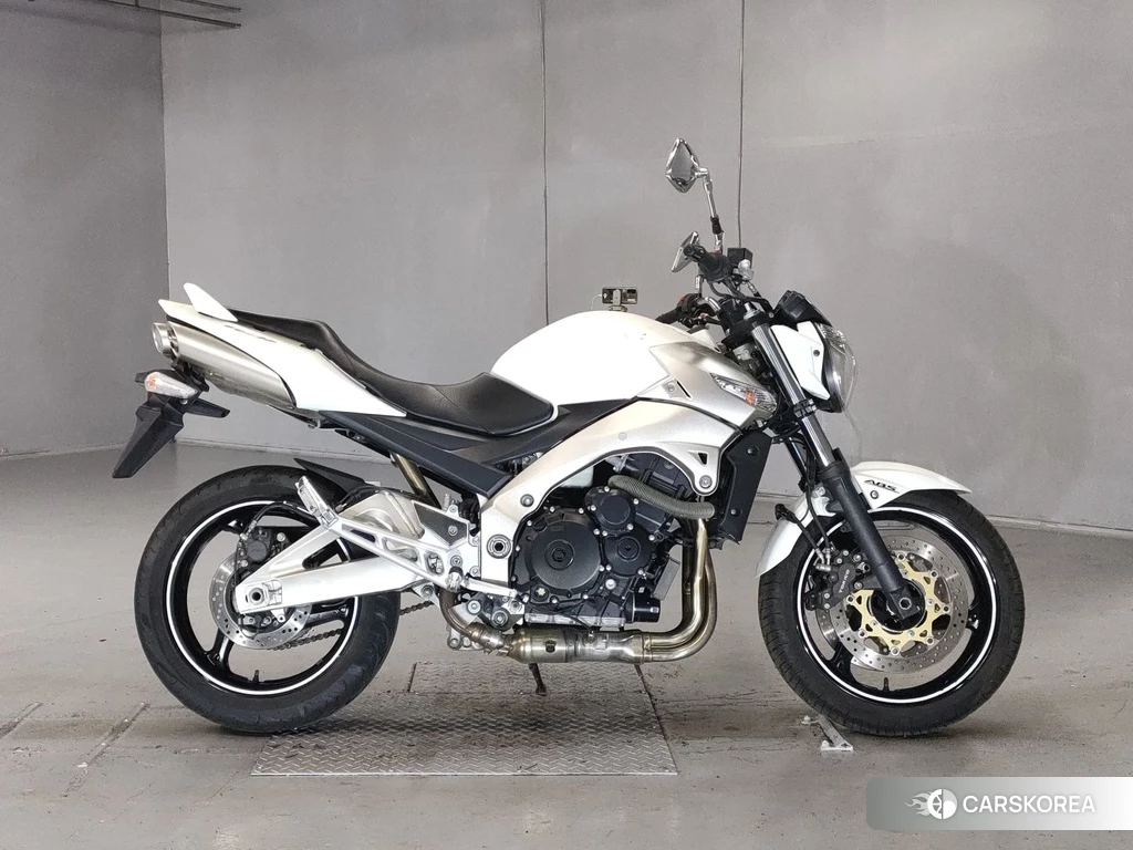 Проданный Suzuki GSR400 2010 из Японии