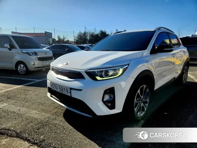 Kia Stonic 2018 Белый из Кореи