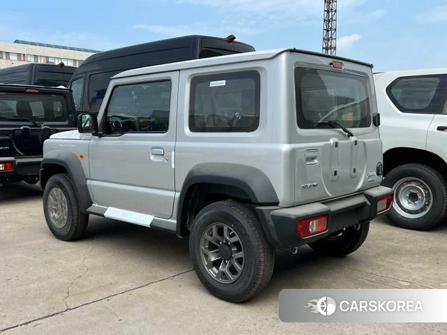 Suzuki Jimny (imported) 2025 Серебристо-серый из Китая