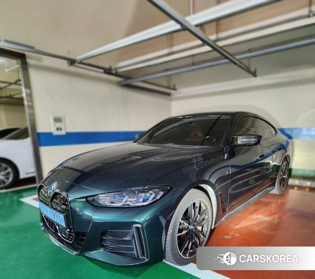 BMW i4 2023 Темно-зеленый из Кореи