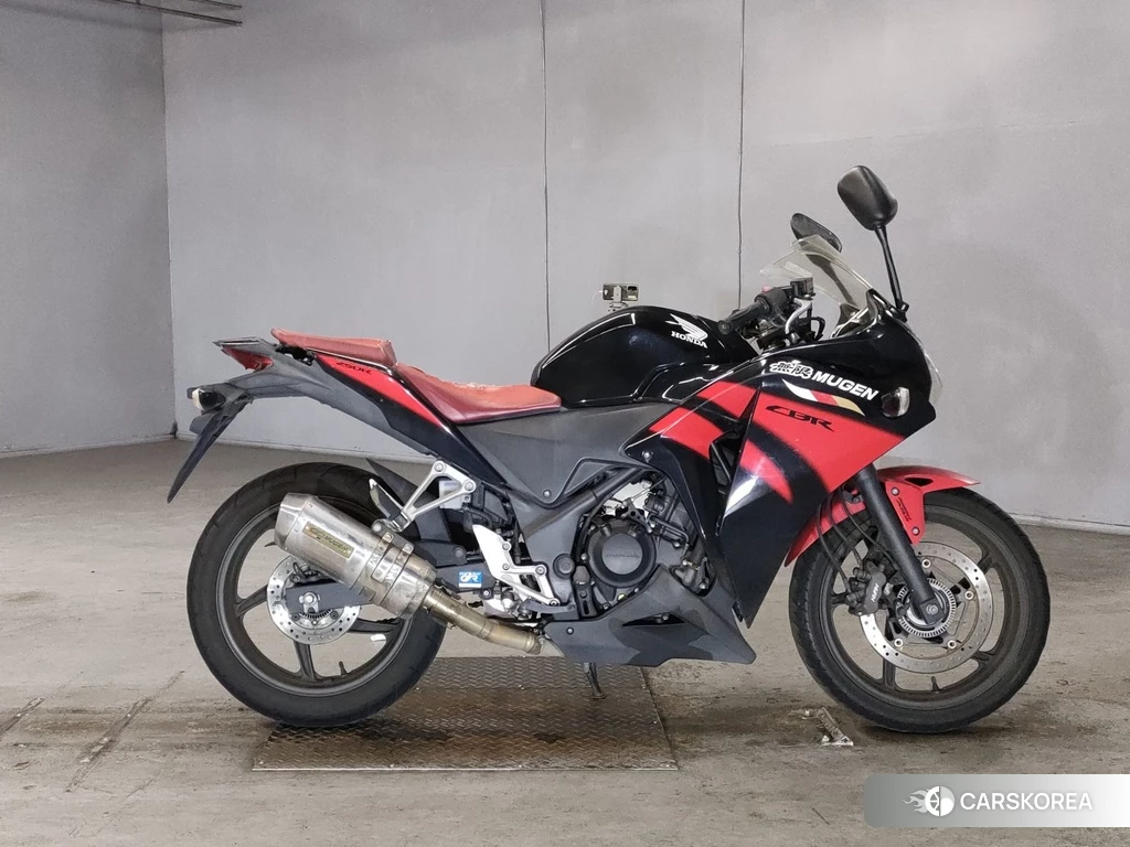 Проданный Honda CBR250R 2013 из Японии