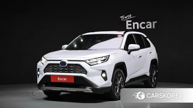 Toyota RAV4 5th Generation 2023 Белый из Кореи