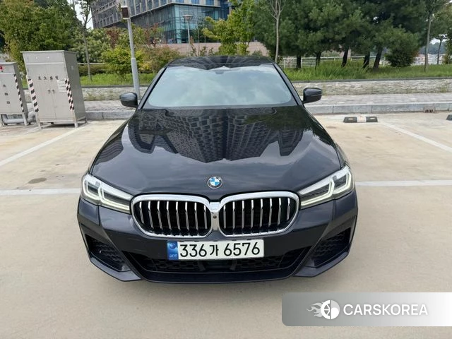 BMW 5 Series (G30) 2023 Черный из Кореи