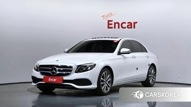 Mercedes-Benz E-Class W213 2019 Белый из Кореи