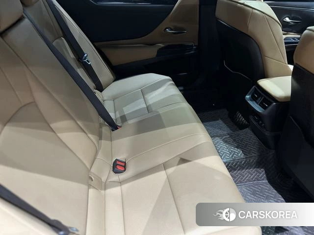 Lexus ES 2021 Синий из Китая