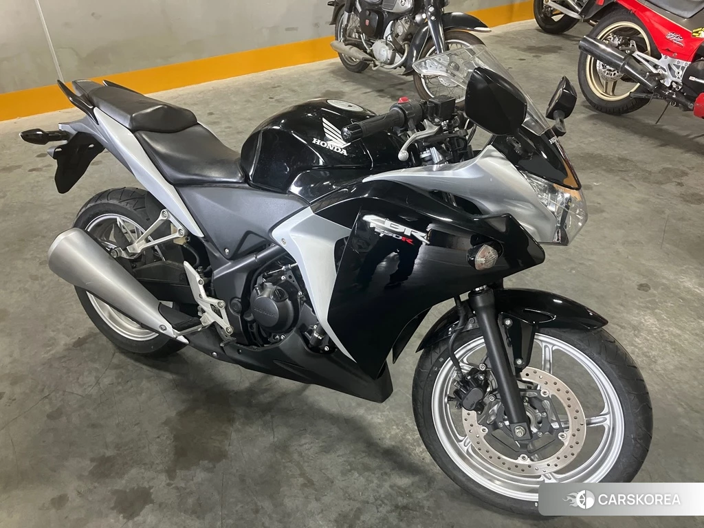 Проданный Honda CBR250R 2011 из Японии