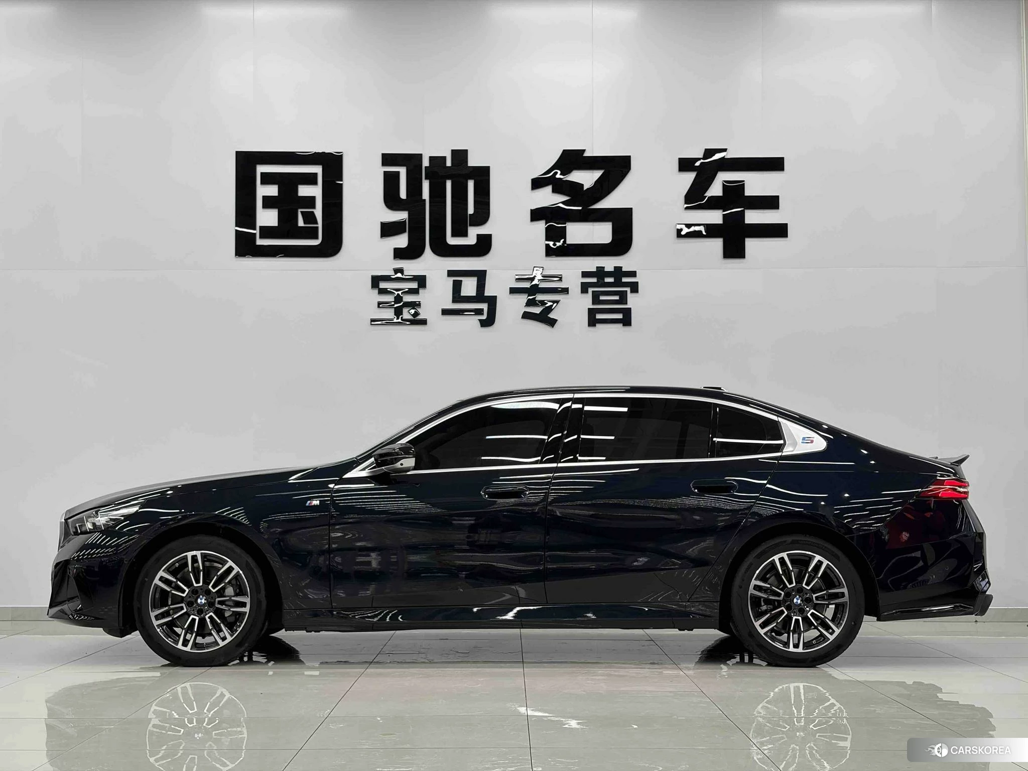 BMW 5 series 2024 Черный из Китая
