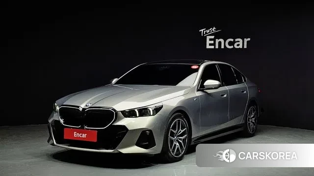 BMW 5 Series (G60) 2024 Серебряный из Кореи