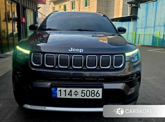 Jeep Compass 2nd Generation 2022 Серый из Кореи
