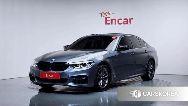 BMW 5 Series (G30) 2018 Серебристо-серый из Кореи