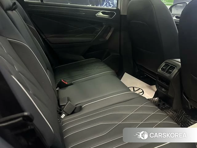 Volkswagen Tiguan L 2021 Белый из Китая