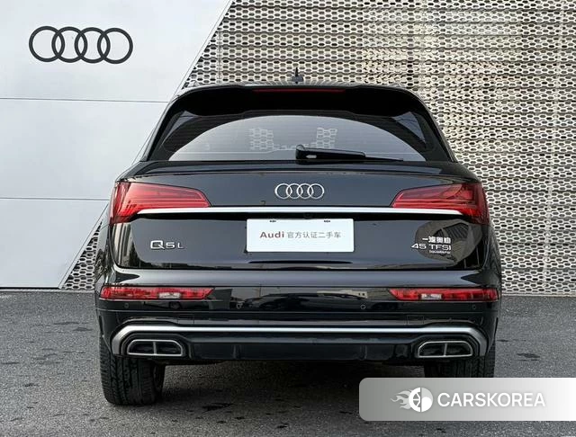 Audi Q5L 2022 Черный из Китая
