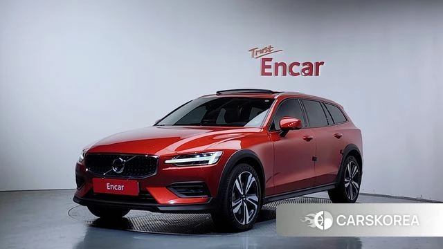 Volvo V60 Cross-Country 2nd Generation 2020 Красный из Кореи