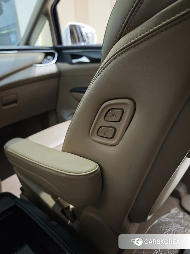 Buick GL8 2021 Белый из Китая