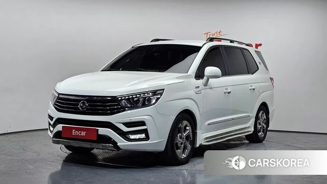 Ssangyong Korando Turismo 2018 Белый из Кореи