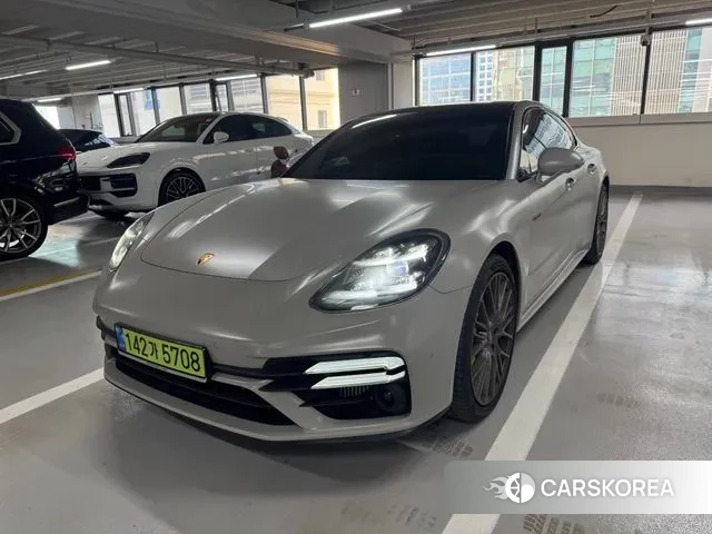 Porsche Panamera (971) 2023 Серебристо-серый из Кореи