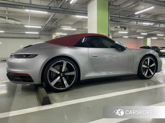 Porsche 911(992) 2022 Серебряный из Кореи