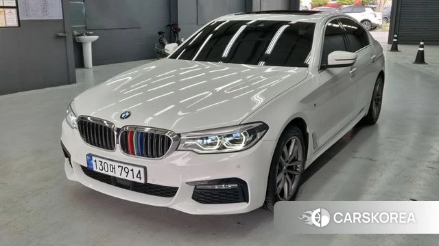 BMW 5 Series (G30) 2018 Белый из Кореи