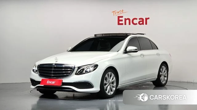 Mercedes-Benz E-Class W213 2019 Белый из Кореи
