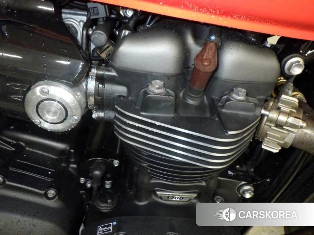 Engine photo
