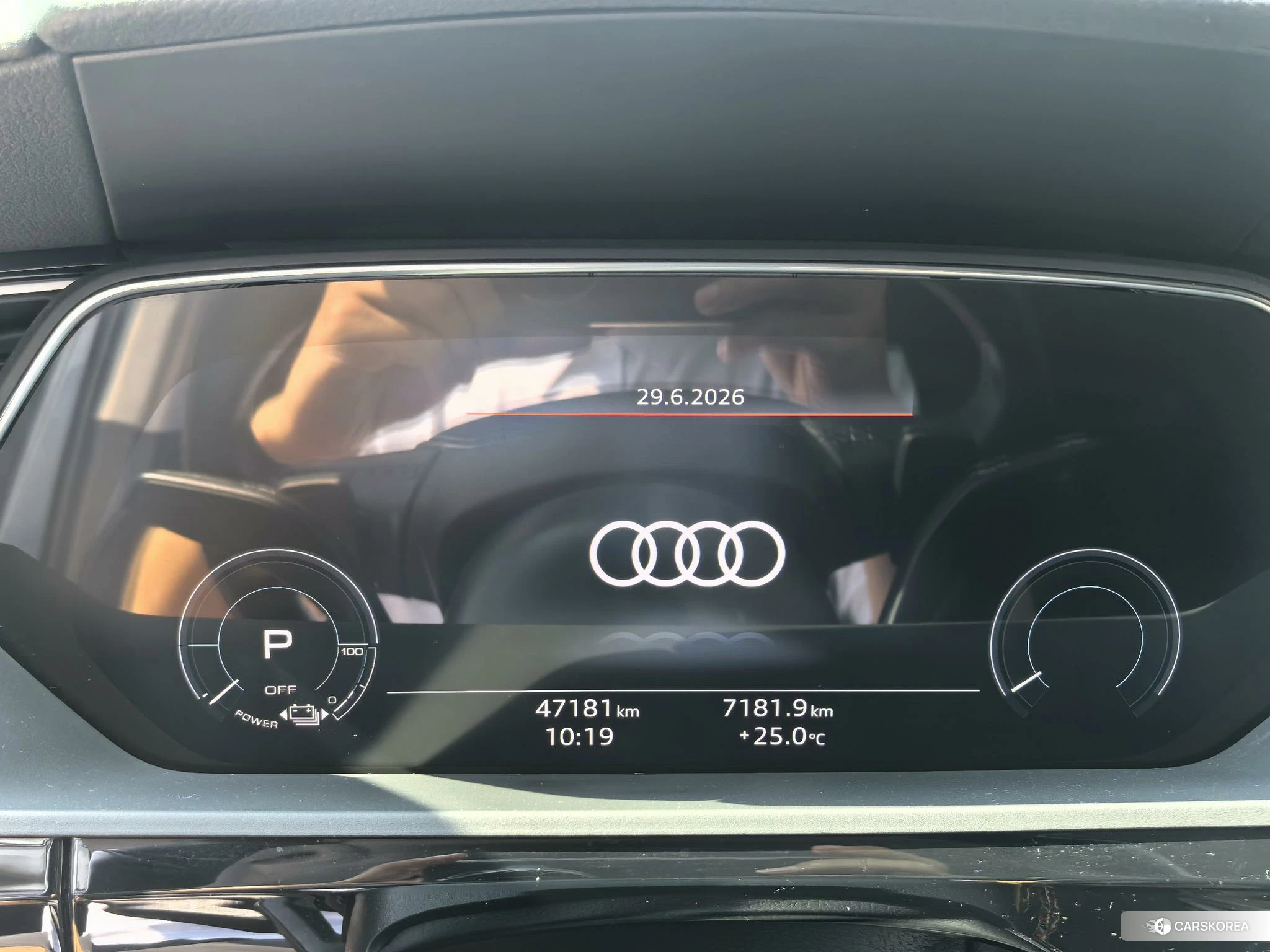 Audi e-tron 2021 Серебристо-серый из Китая