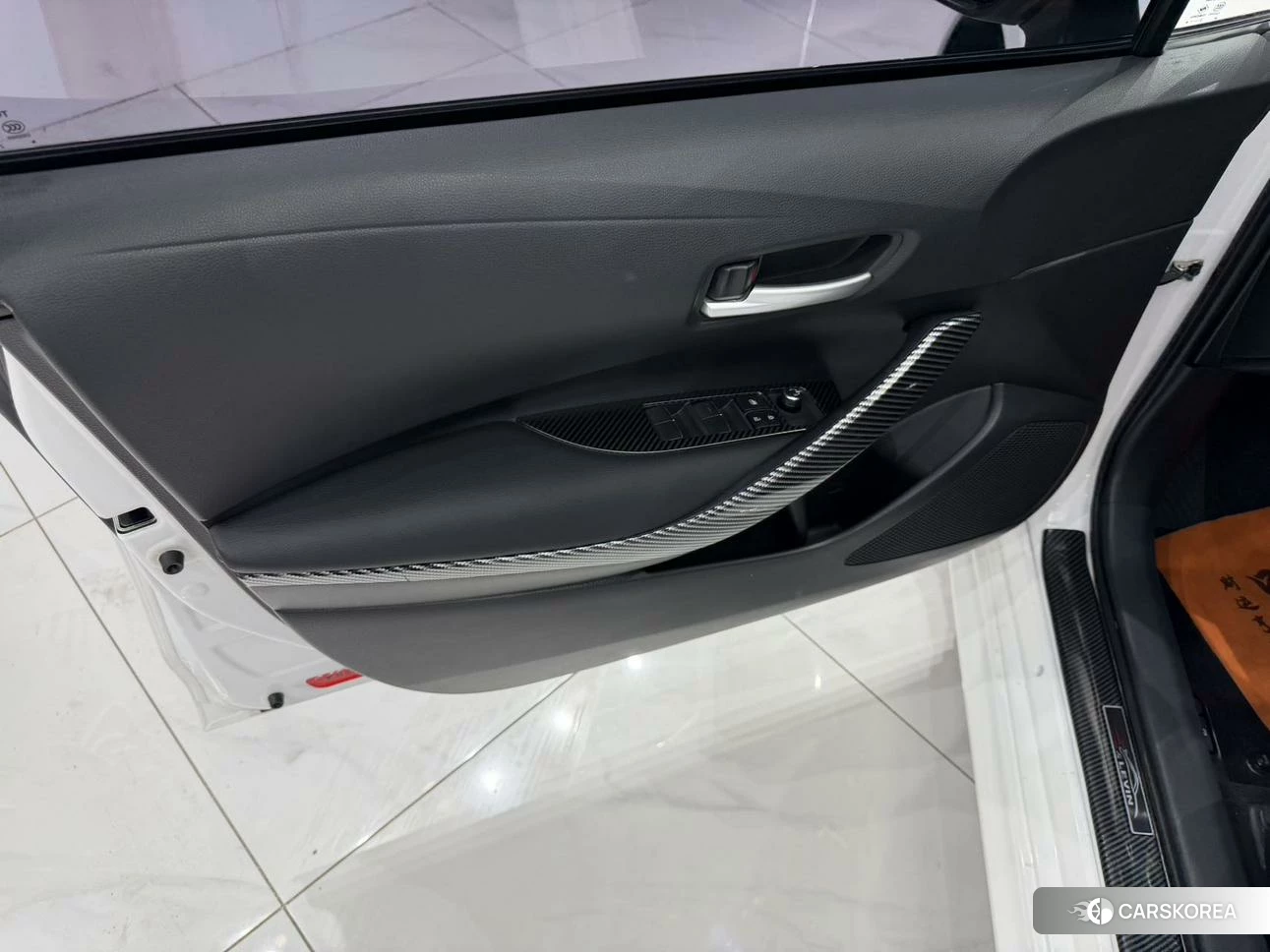 Toyota Lei Ling 2020 Белый из Китая