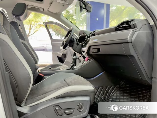Audi Q3 2023 Белый из Китая