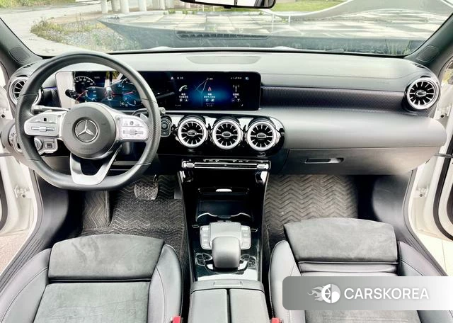 Mercedes-Benz Class A 2021 Белый из Китая