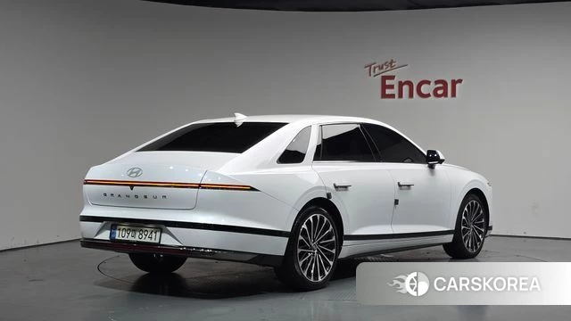 Hyundai Grandeur Hybrid (GN7) 2024 Белый из Кореи