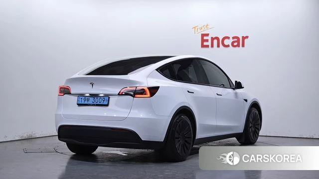 Tesla Model Y 2023 Белый из Кореи