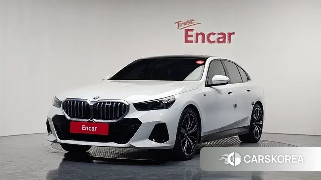 BMW 5 Series (G60) 2025 Белый из Кореи