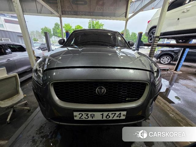 Jaguar E-PACE 2018 Серый из Кореи