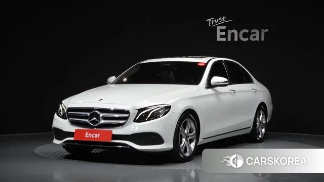 Mercedes-Benz E-Class W213 2018 Белый из Кореи