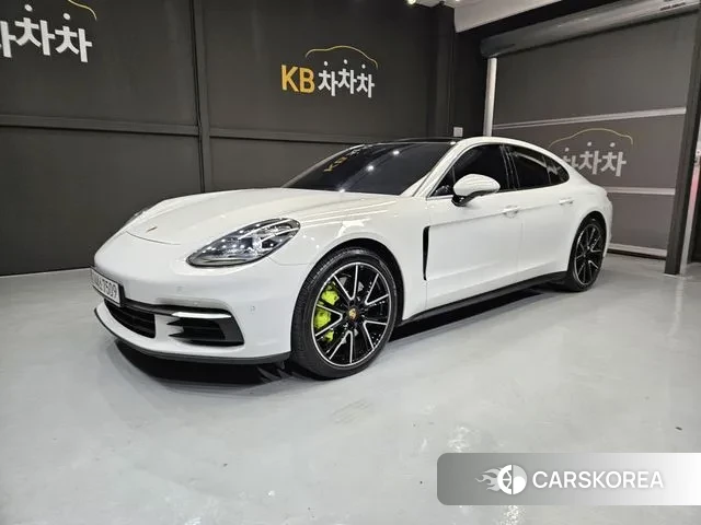 Porsche Panamera (971) 2020 Белый из Кореи