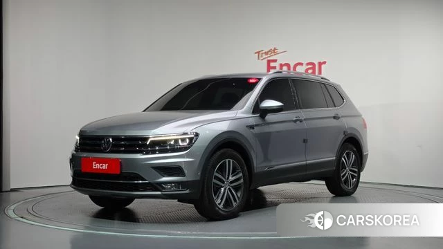 Volkswagen Tiguan Allspace 2020 Серебристо-серый из Кореи
