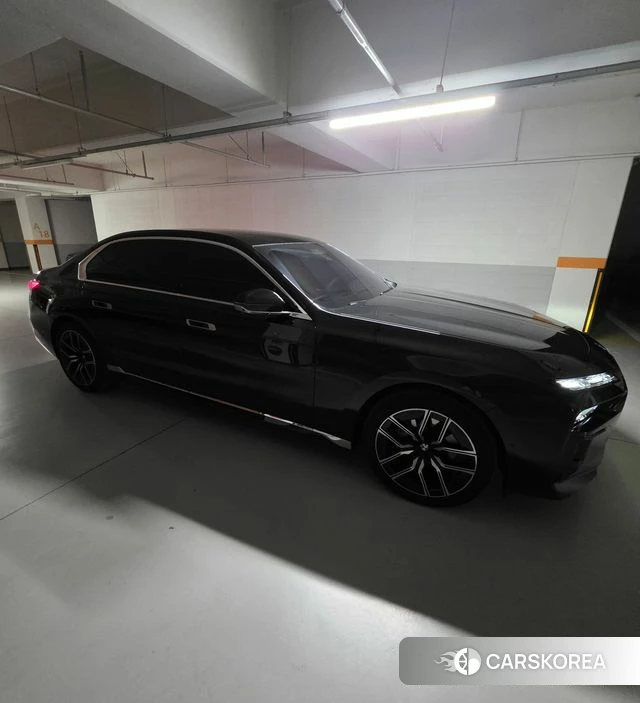 BMW 7 Series (G70) 2025 Черный из Кореи