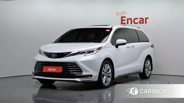 Toyota Sienna 4th Generation 2022 Белый из Кореи