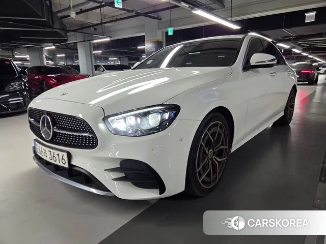 Mercedes-Benz E-Class W213 2022 Белый из Кореи