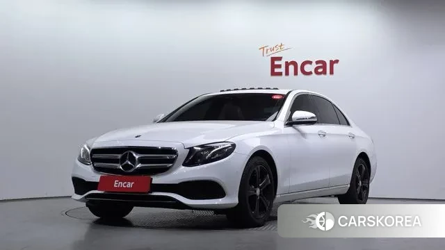 Mercedes-Benz E-Class W213 2018 Белый из Кореи