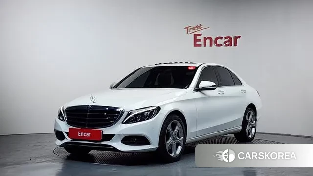 Mercedes-Benz C-Class W205 2018 Белый из Кореи