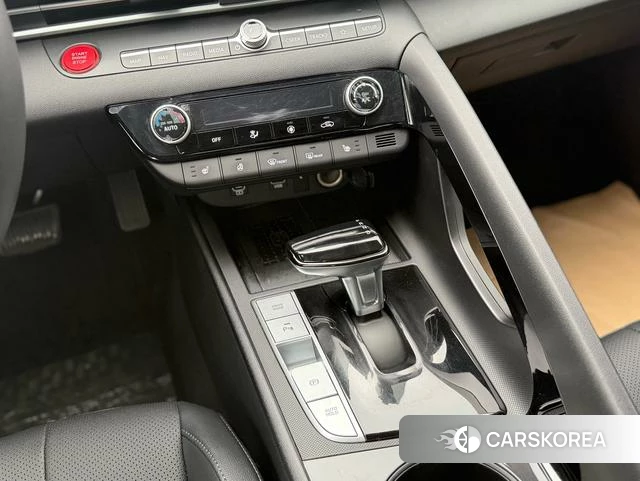 Hyundai Elantra 2024 Белый из Китая
