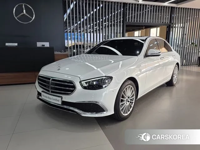 Mercedes-Benz E-Class W213 2021 Белый из Кореи