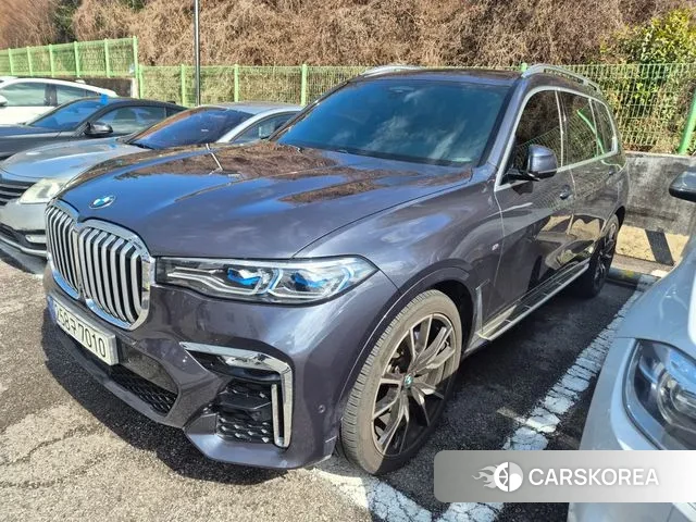 BMW X7 (G07) 2021 Серебристо-серый из Кореи