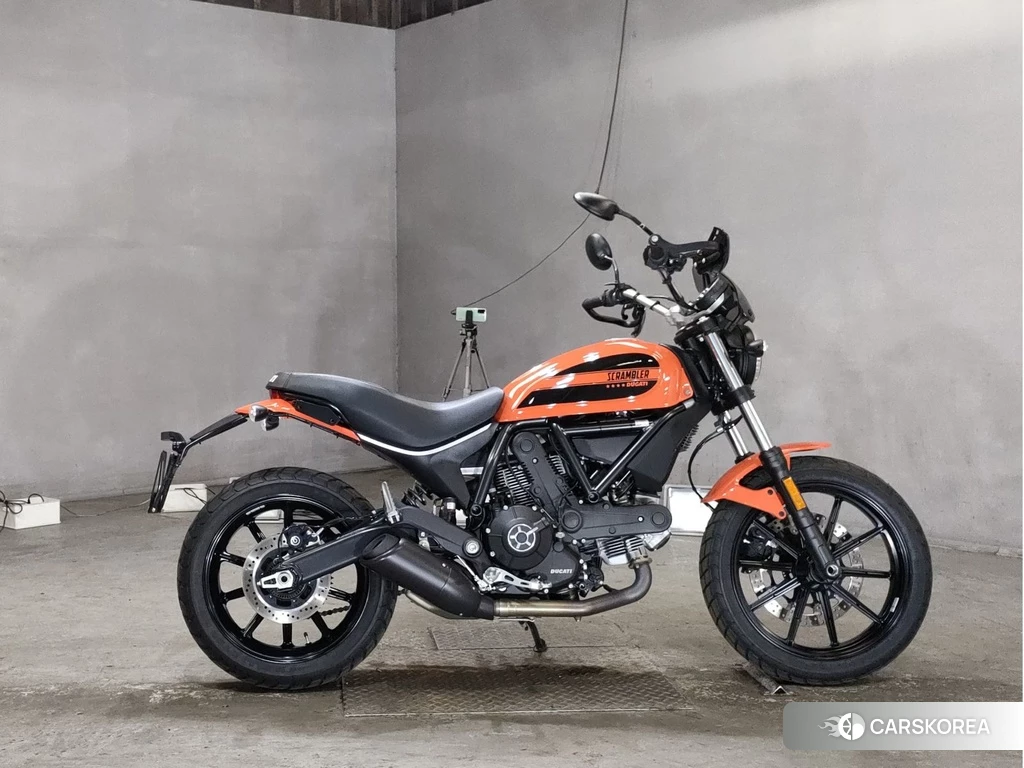 Проданный Ducati SCRAMBLER SIXTY2 2021 из Японии