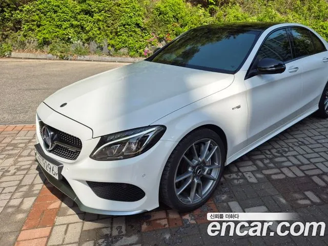 Mercedes-Benz C-Class W205 2018 Белый из Кореи