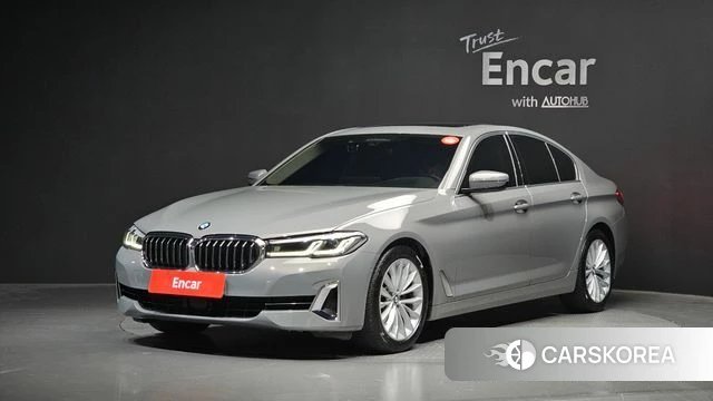 BMW 5 Series (G30) 2022 Серебристо-серый из Кореи