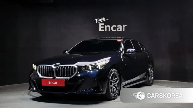 BMW 5 Series (G60) 2025 Черный из Кореи