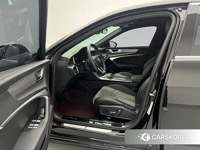 Audi A6L 2025 Черный из Китая