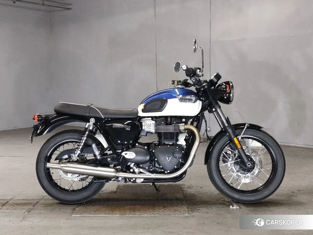 Проданный Triumph BONNEVILLE T100 2022 из Японии, фото 2