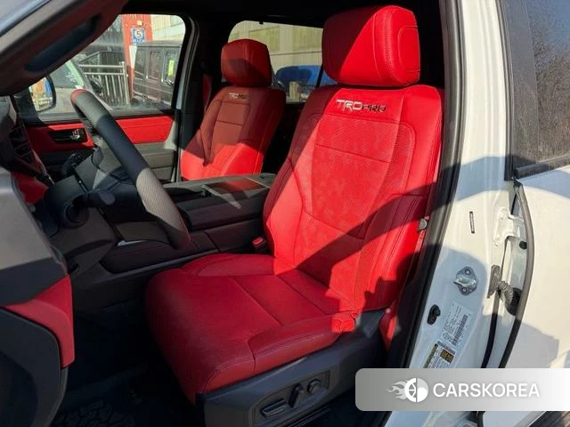 Toyota Sequoia 2025 Белый из Китая